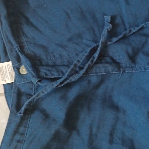 Columbia Blue Utility Hiking Wide Leg Capris, Size Medium - Picture 3 of 8